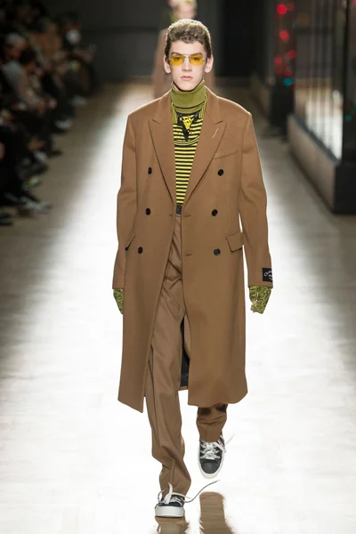 Look 36